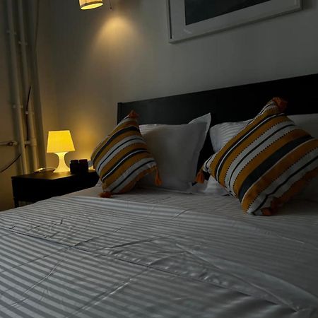 Lifestyle In The Center Apartment Bukares Bagian luar foto